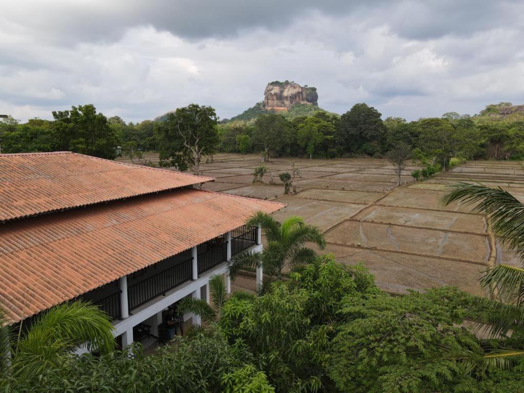 Castle View Sigiriya Hotel Buitenkant foto